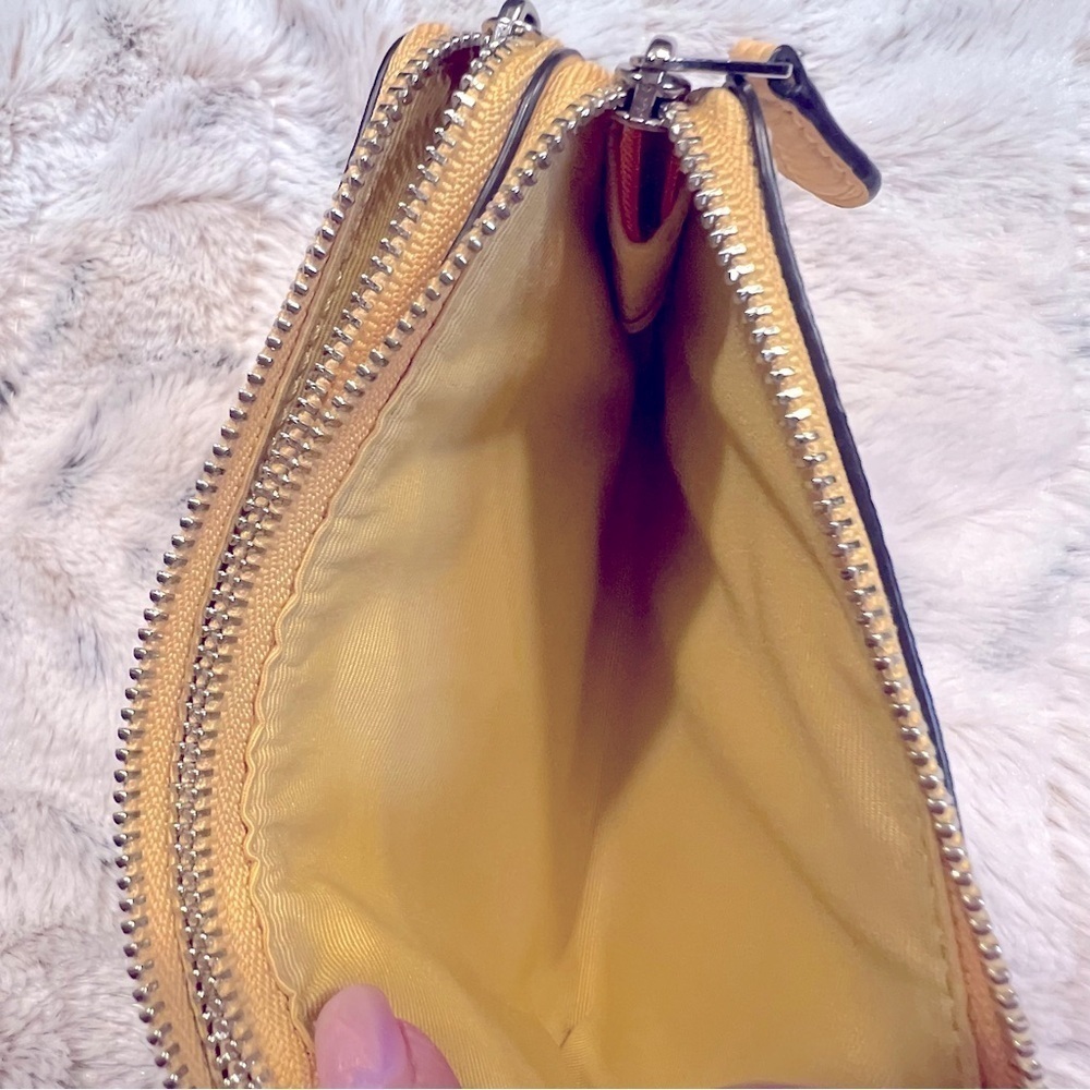 NWOT Coach Retro Yellow Double Corner Zip Wristlet - Picture 4 of 8